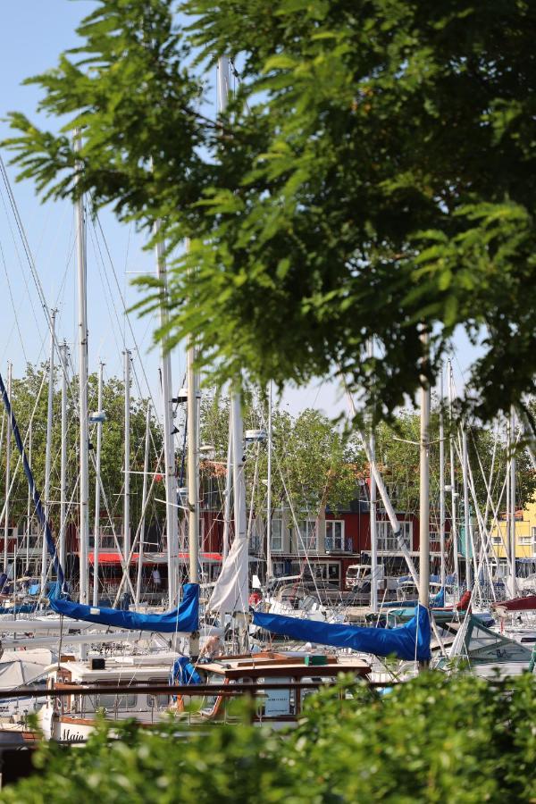 Un Hotel Sur Le Port La Rochelle  Kültér fotó